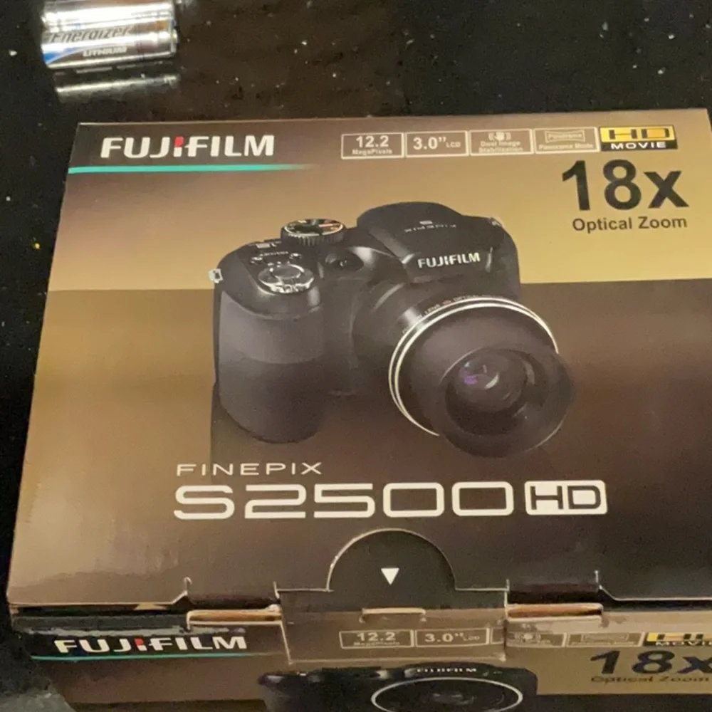 Fujifilm fine pix S2500 HD digital camera